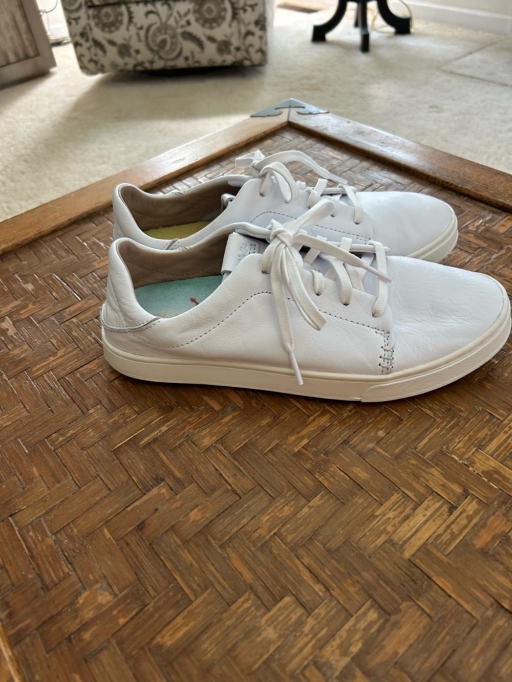 Olukai Pehuea Lil’lli Leather Low-Top Lace-Up Sneakers - Picture 8 of 12